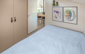 3 bedrooms, travel crib, free WiFi