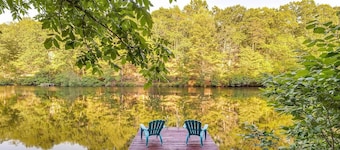 Secluded 3-bedroom, 2-loft lakefront house in private Sleepy Hollow community.