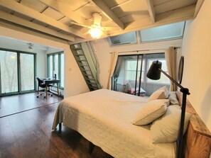 5 bedrooms, free WiFi, bed sheets