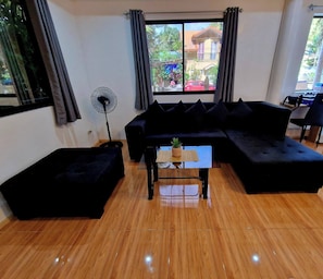 House, 3 Bedrooms, Accessible, Terrace | Living room