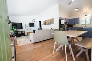 Interior - Charming 2-bedroom house in Bella Vista with AC and easy access to amenities (Bella Vista)