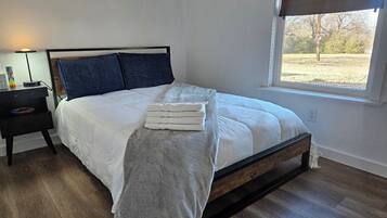 3 chambres, fer et planche à repasser, Wi-Fi, draps fournis