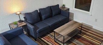 Cozy Little Blue House 3-bedrooms in Texarkana