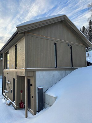 Cabin, 3 Bedrooms, Terrace, Garden View | Exterior