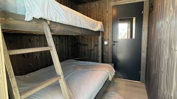 Cabin, 3 Bedrooms, Terrace, Garden View | 3 bedrooms