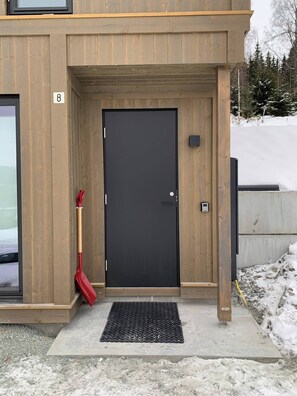 Cabin, 3 Bedrooms, Terrace, Garden View | Property grounds