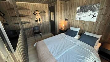 Cabin, 3 Bedrooms, Terrace, Garden View | 3 bedrooms
