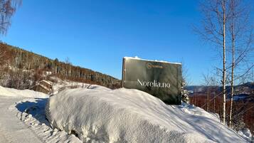 Cabin, 3 Bedrooms, Terrace, Garden View | Property grounds