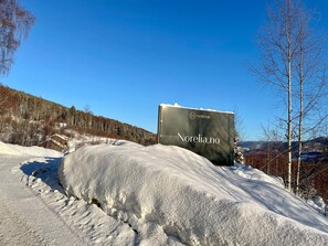 Cabin, 3 Bedrooms, Terrace, Garden View | Property grounds