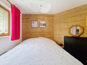 2 bedrooms