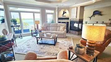 TV, fireplace