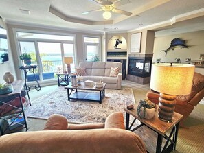 TV, fireplace