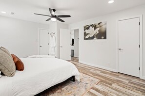 2 bedrooms, iron/ironing board, WiFi, bed sheets