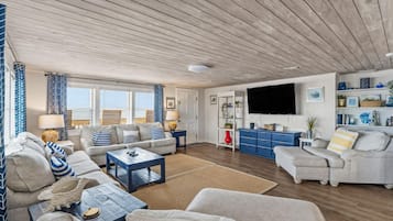 House, Multiple Beds (LegaSea Beach House) | Living area