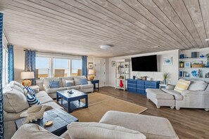Living area - Legasea Beach House (Gulf Shores)