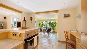 Frigorífic, forn, placa de cuina i rentaplats