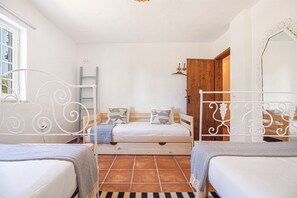 3 quartos, Wi-Fi de cortesia, roupa de cama