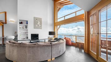 TV, peis og DVD-spiller