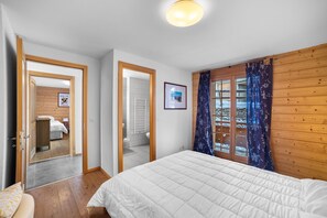 5 slaapkamers, een strijkplank/strijkijzer, gratis wifi, beddengoed