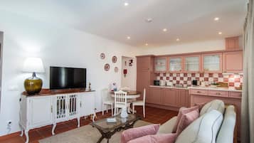 Villa Rosa | Cocina privada | Refrigerador con congelador, microondas, horno y parrilla de estufa
