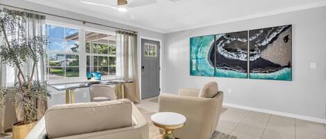 TV, fireplace, offices