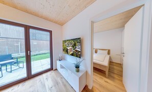 Comfort-Apartment, Balkon | Wohnbereich