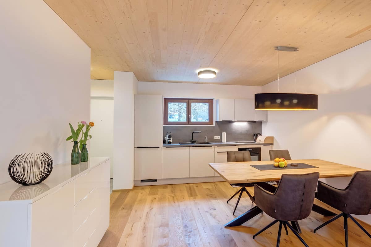 Appartamento Comfort, balcone | Cucina privata | Frigorifero, forno, piano cottura, lavastoviglie