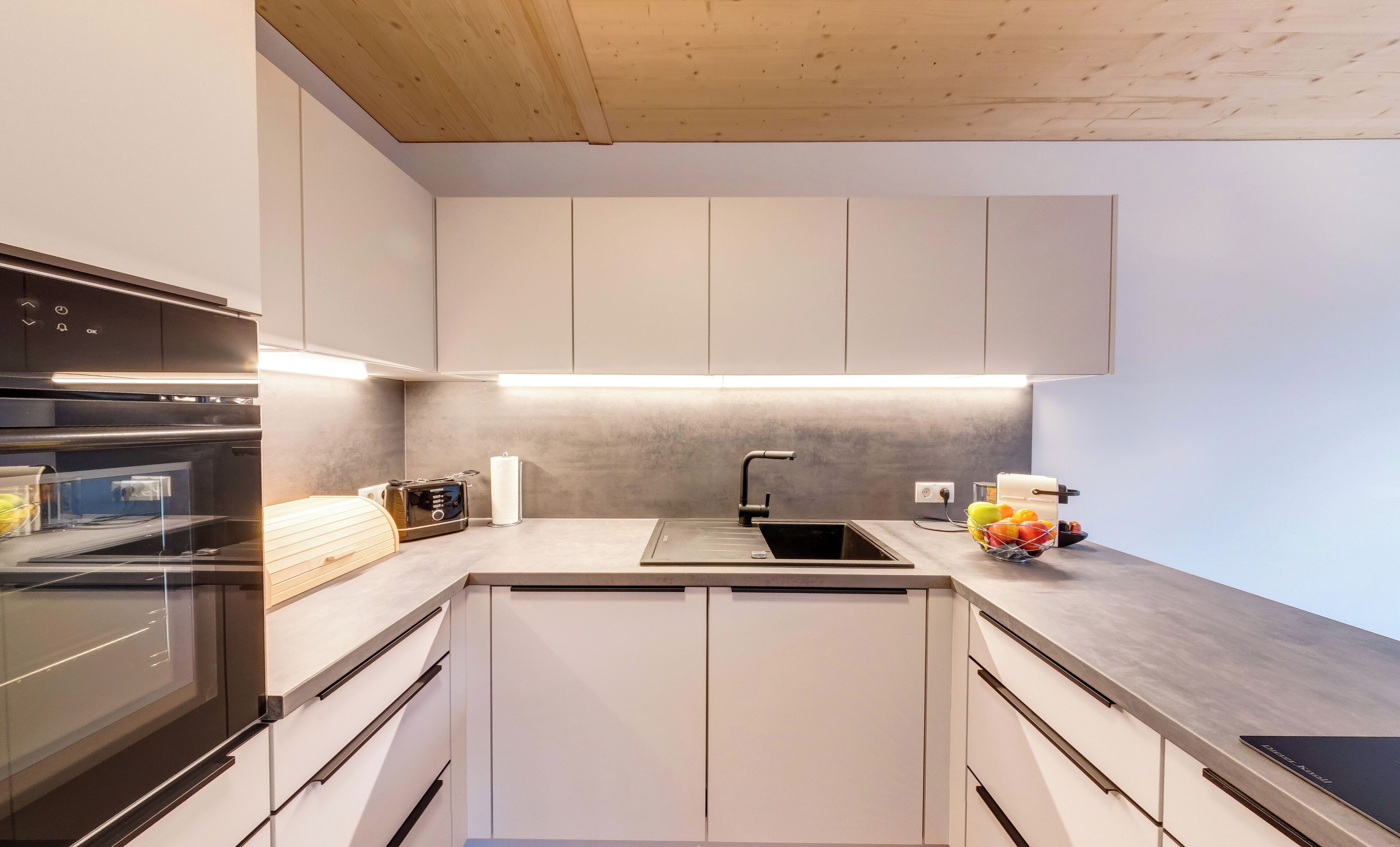 Refrigerador, horno, parrilla de estufa y lavavajillas 