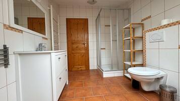 Dusche, Seife, Toilettenpapier
