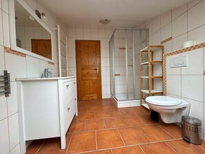 Douche, savon, papier toilette