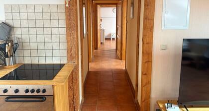 Charmante Dachgeschoss Wohnung in Ostseenähe Ideal für Familien bis 6 Personen