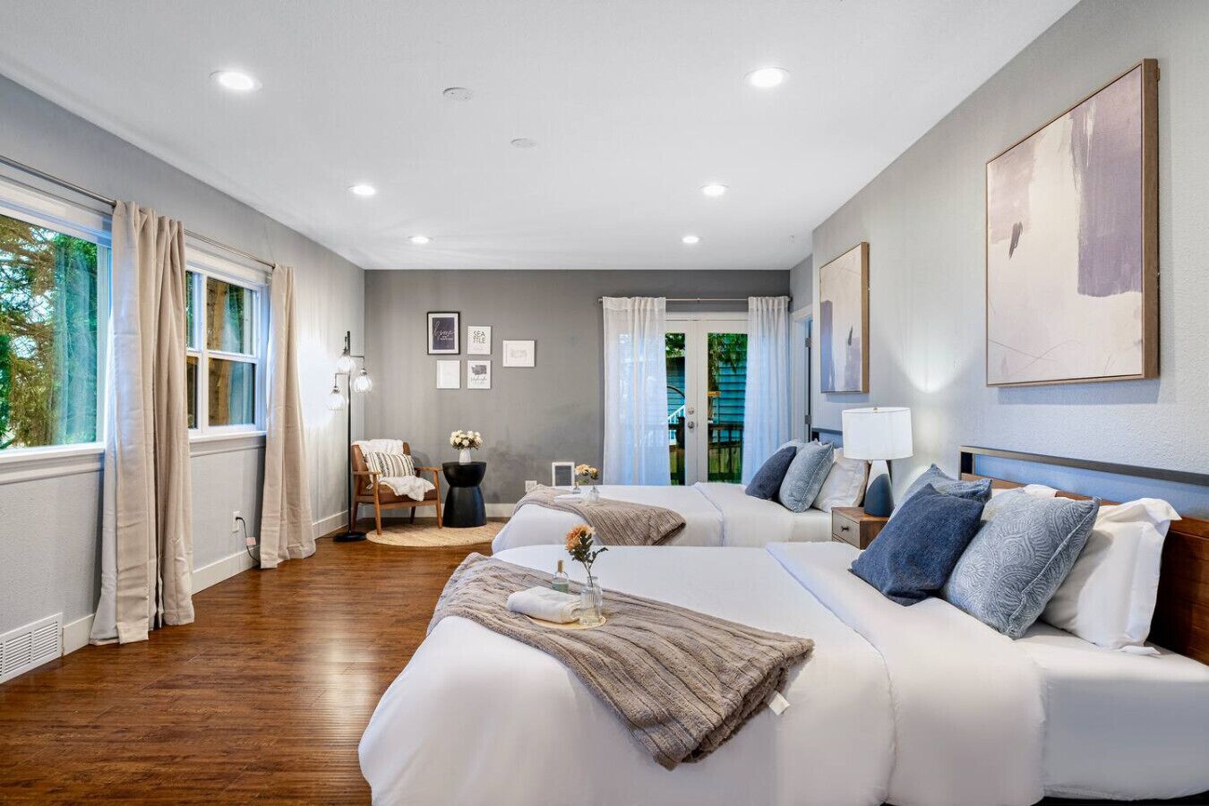 5 habitaciones, tabla de planchar con plancha, wifi y ropa de cama 