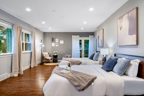 5 bedrooms, iron/ironing board, WiFi, bed sheets