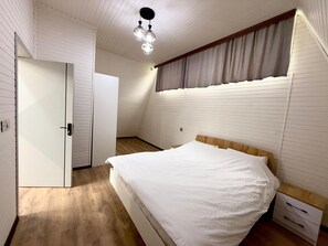 WiFi, bed sheets