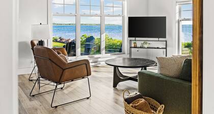 Modern Oceanfront Cottage near Shediac – Fully Equipped & Family Perfect