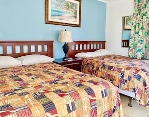 Double Room | Desk, iron/ironing board, free WiFi
