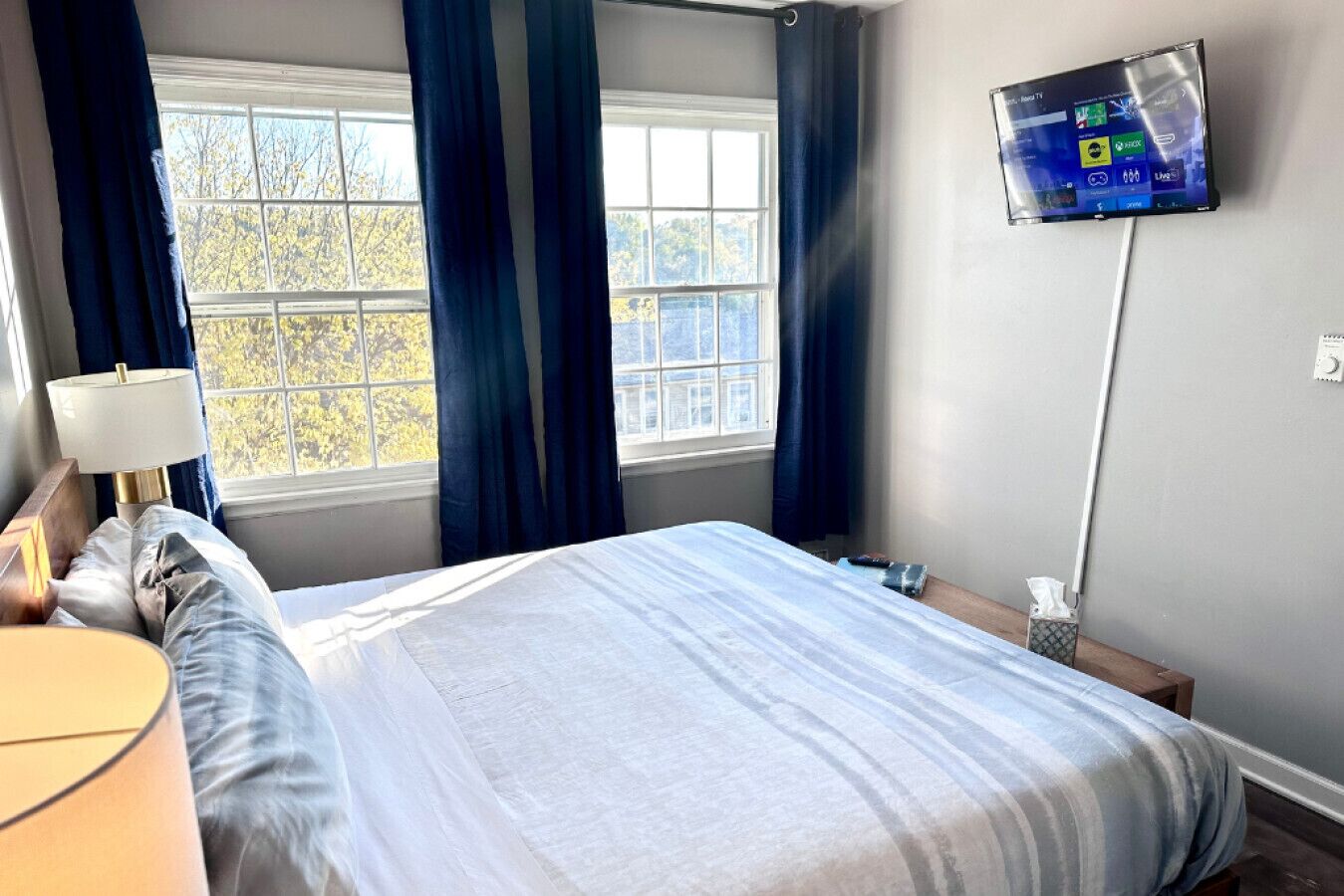 2 Schlafzimmer, Schreibtisch, Bügeleisen/Bügelbrett, Reisekinderbett