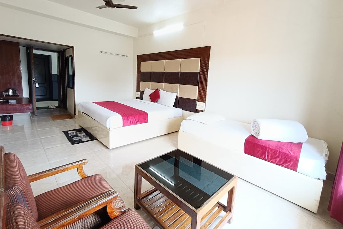 Deluxe Triple Room, Valley View