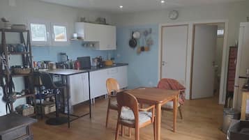 Bangalô, 2 quartos, para fumantes, terraço | Sala de jantar