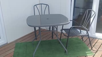 Bangalô, 2 quartos, para fumantes, terraço | Opções para refeição ao ar livre