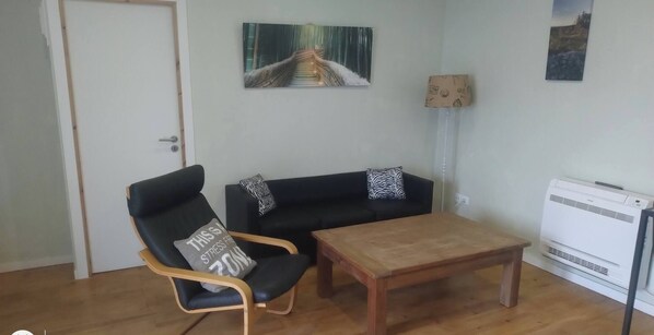 Bungalow, 2 Bedrooms, Smoking, Terrace | Living room