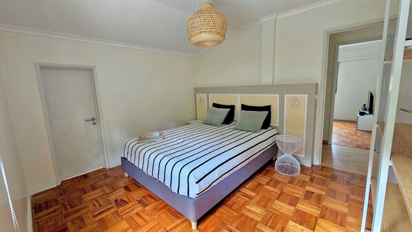 3 chambres, fer et planche à repasser, Wi-Fi, literie fournie