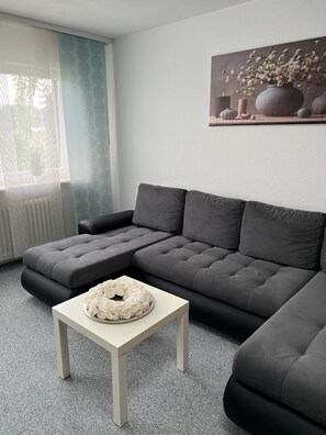 Smart TV, DVD player, stereo