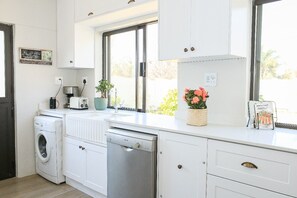 Micro-ondas, fogão, cooktop, lava-louças