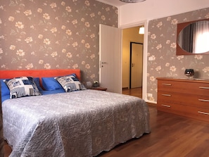 2 chambres, fer et planche à repasser, Wi-Fi, literie fournie