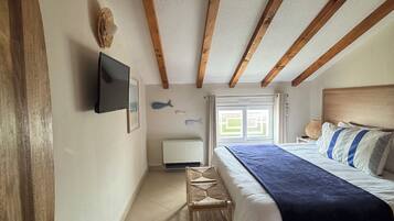 2 slaapkamers, een strijkplank/strijkijzer, internet, beddengoed