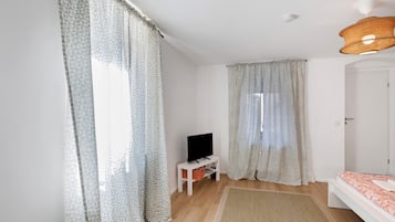 1 habitación, wifi y ropa de cama