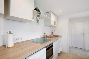 Køleskab, ovn, kogeplade, opvaskemaskine