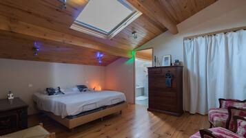 5 bedrooms, iron/ironing board, WiFi, wheelchair access