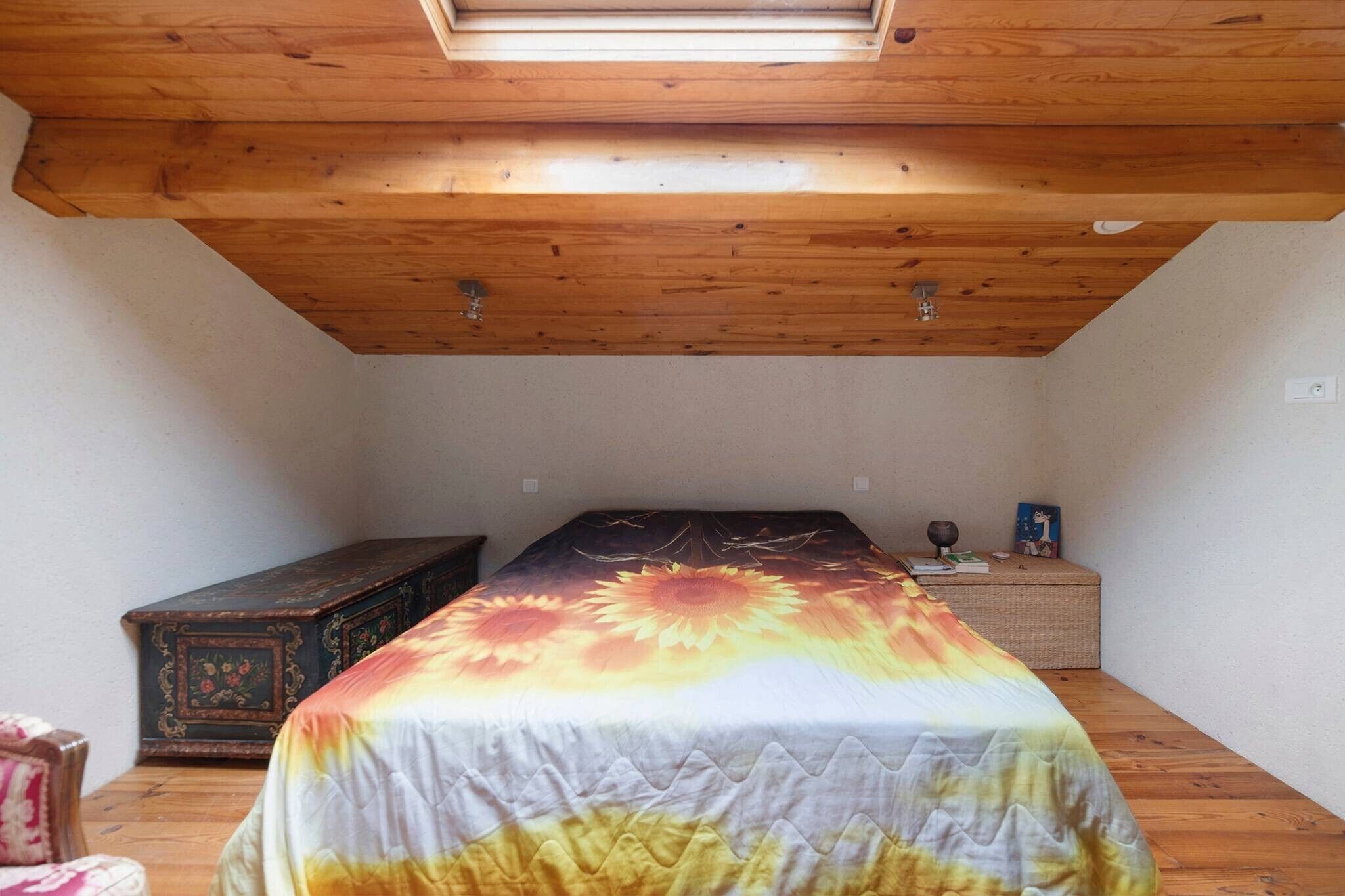 5 bedrooms, iron/ironing board, WiFi